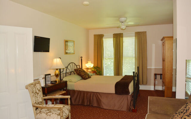 Deer Creek Inn