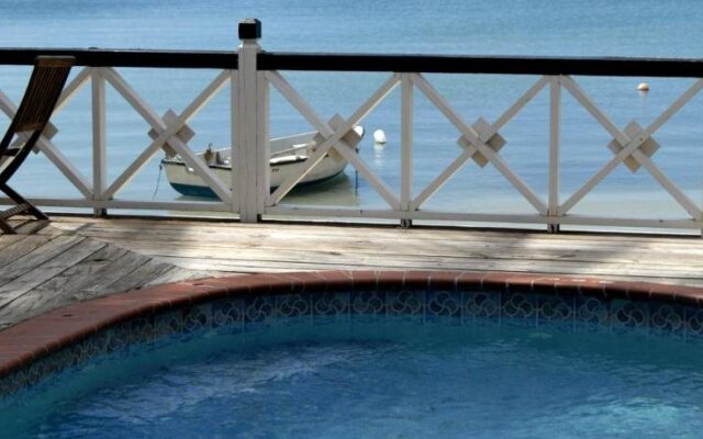 Catamaran Hotel Marina