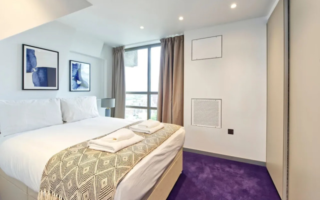 Elegant Two-bedroom Apartment in Vibrant Poplar