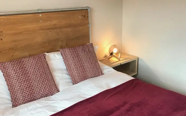 3 Crown Barton - Glastonbury