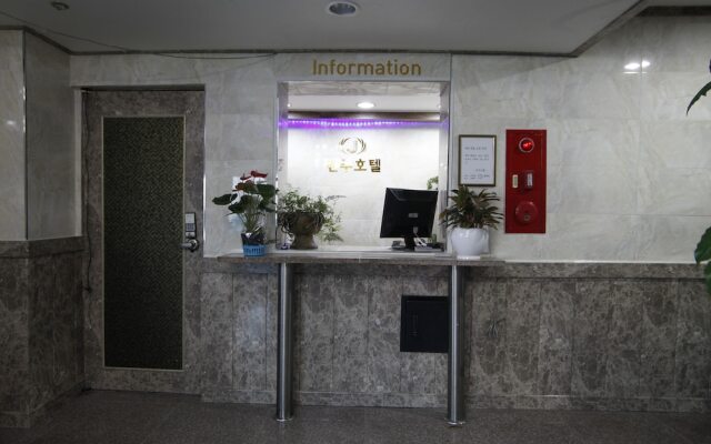 Goodstay Lanuit Hotel