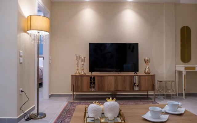 Maison De Luxx, A9 Central Lux