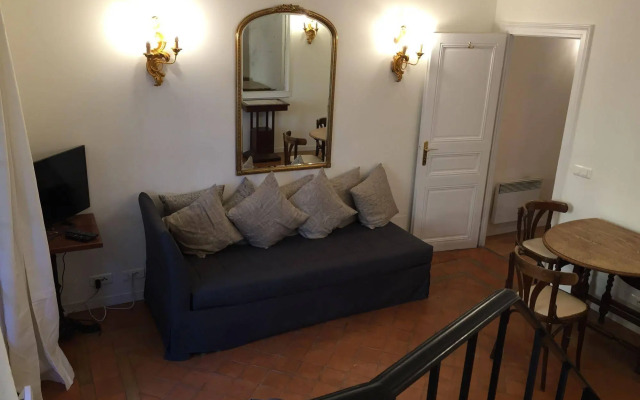Mithouard Apartment
