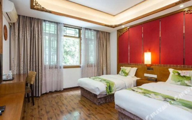Wushi Ju | Zhenyuan Ancient Town Riverside Homestay