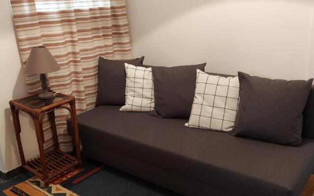 Airport Friendly House 4