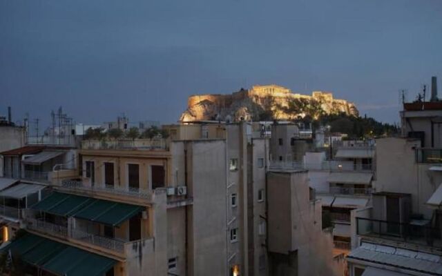 LeGeo-Luxurious Athenian Apartment