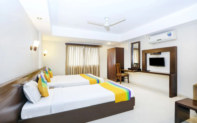 Itsy By Treebo - Greenwood Inn And Suites