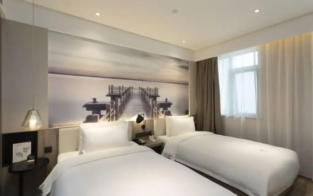 Junhong Hotel