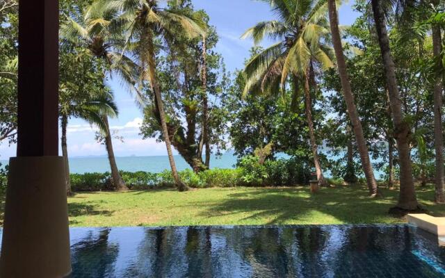 Amatapura Beachfront Villa 10
