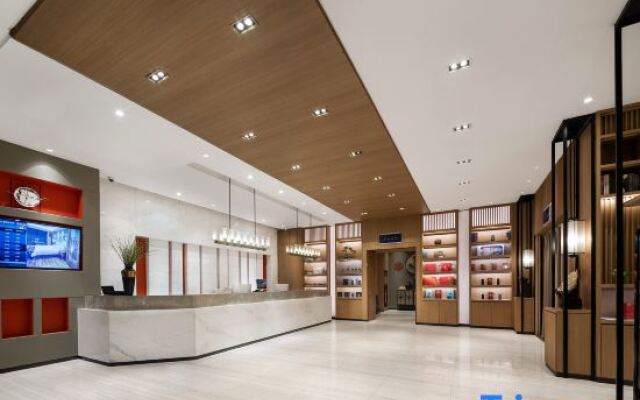 Century Star Boutique Hotel (Zhoukou Railway Station Red Star Macalline Branch)