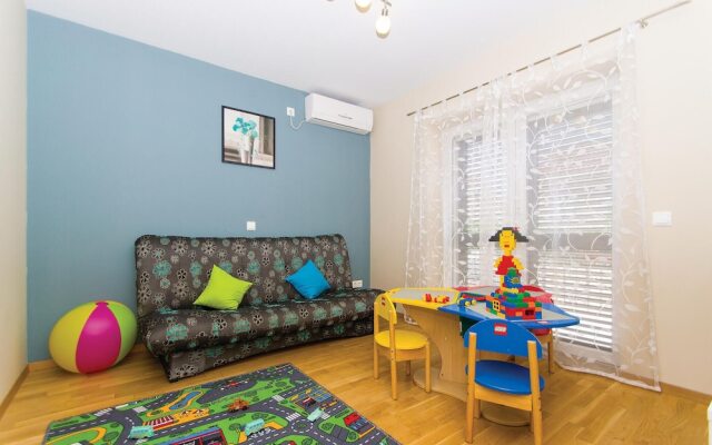 Amazing Home in Lumbarda With Wifi and 6 Bedrooms