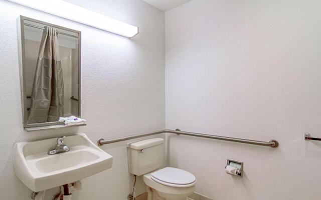 Americas Best Value Inn & Suites Brunswick