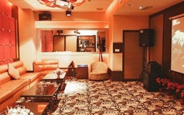 Four Seas Hotel