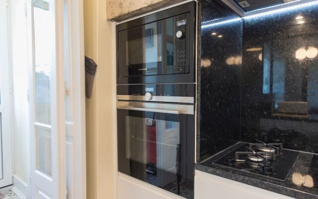 Spacious Graça River View Apartment