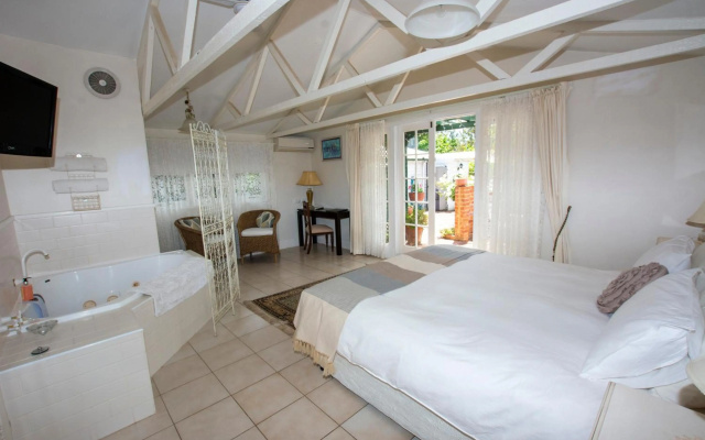 Rosebridge House Bed & Breakfast Adult Retreat – Guest Rooms – Gooseberry Hill