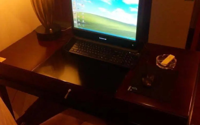 Zhongxiang Apartment Hotel