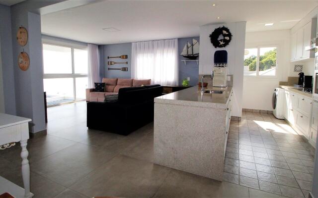 1080 - Apartamento com vista para o mar em Bombinhas