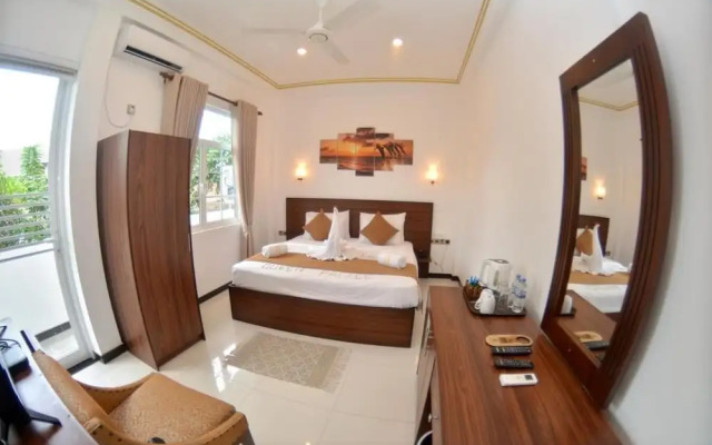 Negombo New Queen's Palace