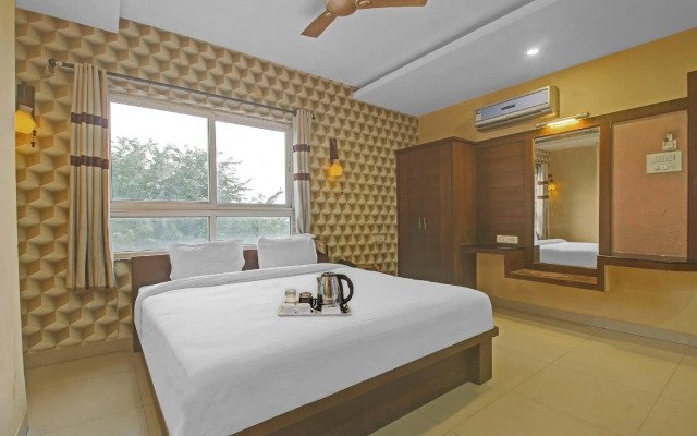 Collection O Hotel Regal Near ISKON TEMPLE , ABIDS