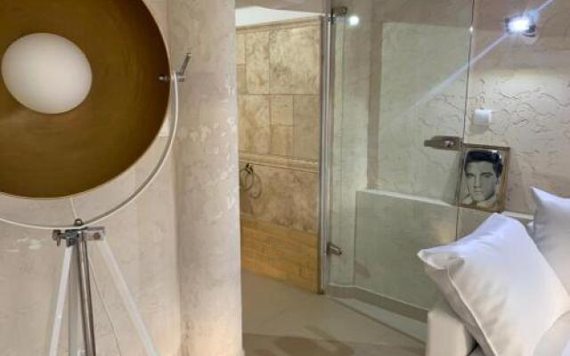 Hollywood Studio Apartments " Traum Fabrik "