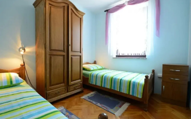 Apartment With Scenic View