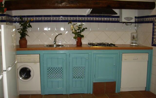 Modern Farmhouse in Valencia de Alcántara With Pool