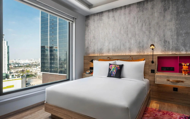 Moxy Bangkok Ratchaprasong