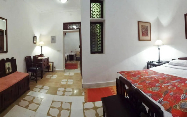 Neemrana Fort-Palace