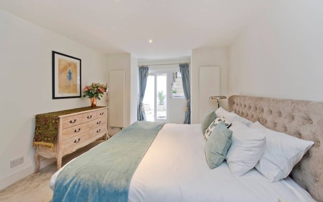 Fantastic 3 Bed Apartment In Earls Court