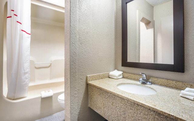 Red Roof Inn Detroit - Farmington Hills