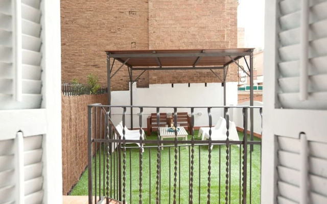 Modern 3 Bedroom Flat With Terrace in Lesseps