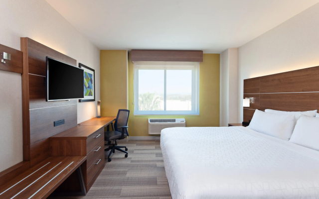 Holiday Inn Express Los Angeles Airport by IHG