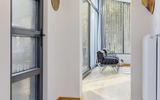 Getaway With Covered Veranda