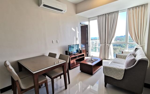 CSuites at 8 Newtown Residences