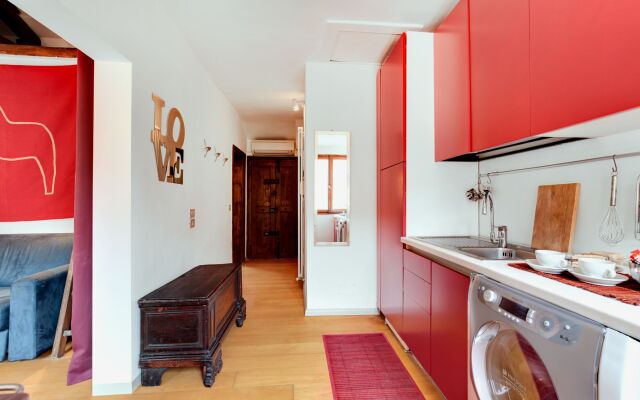 Bragora Smoochy Attic Venice