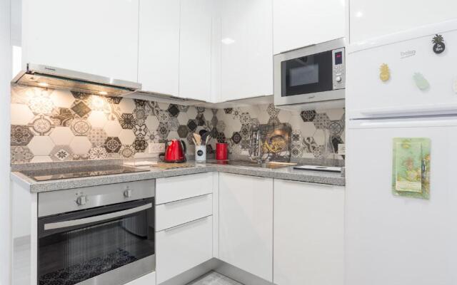 Urbe10 Blasco de Garay 4 Bedroom Apartment