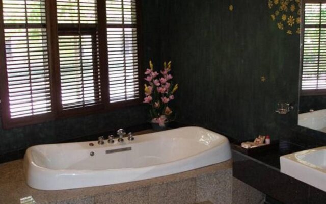 Siam Society Hotel & Resort