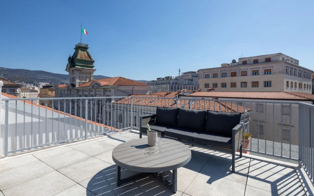 Vis a Vis Apartments