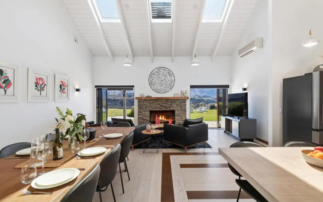 Tucker Beach Haven With Spa