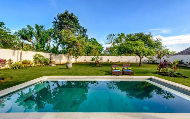 Charming Private Villa With Large Garden, 2 BR, Uluwatu