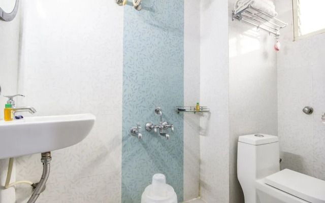 FabHotel 4 Seasons Silk Board