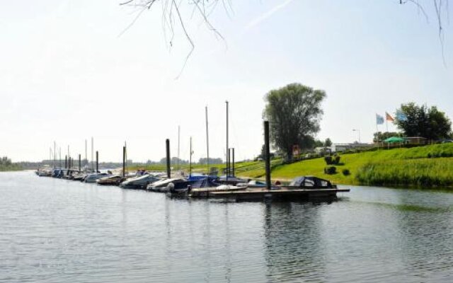 Recreatiepark en Jachthaven Rhederlaagse Meren