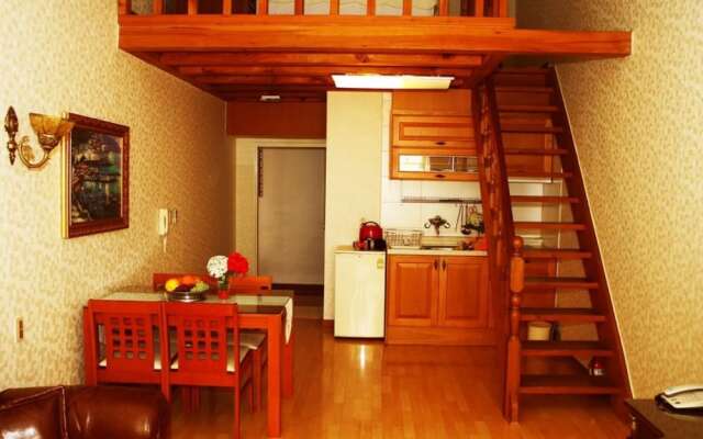 Jeju Cheongsanuinoeul Pension