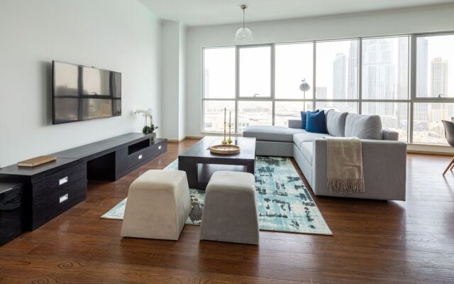 Stellar 2BR Apartment With Dazzling Views Of The Burj Khalifa