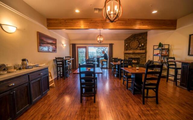 Pine Ridge Inn