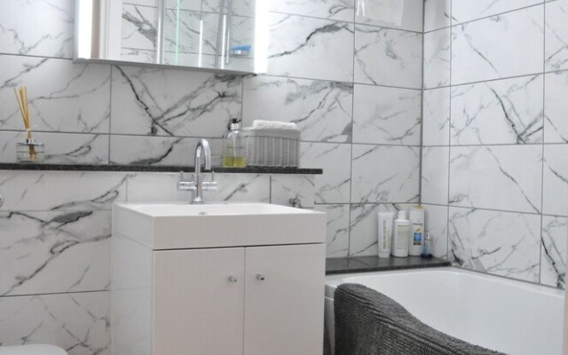 Modern 1 Bedroom Pimlico Flat by the River