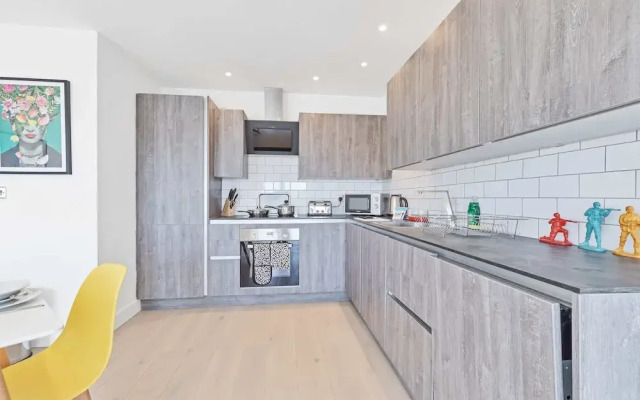Right On : Bright On Apartment 1B | By My Getaways