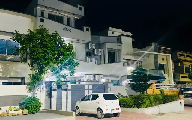 One Click 7 Guest House