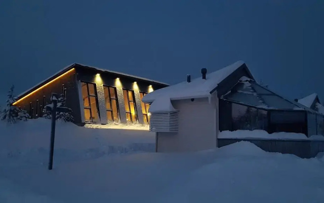 Santa's Igloos Arctic Circle