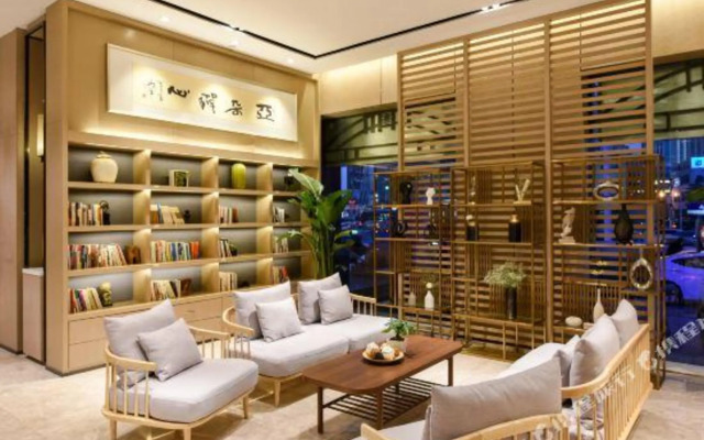 Atour Hotel Nanjing Road Small White Building Tianjin